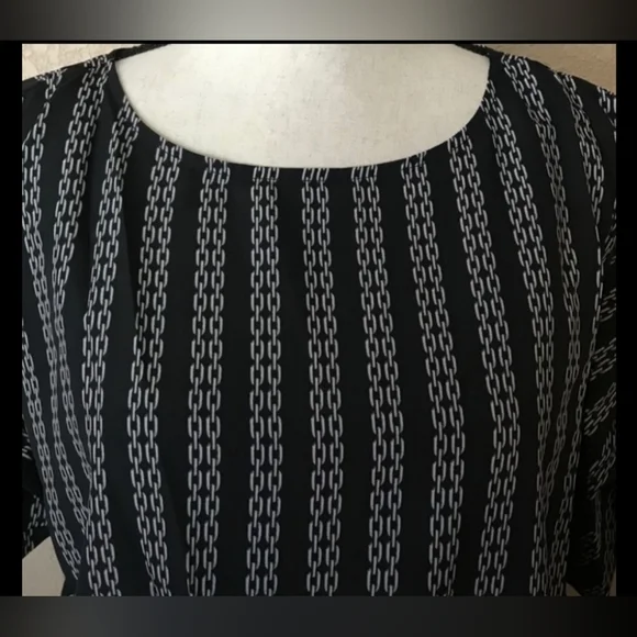 NWOT! MICHAEL KORS BLACK CHAIN PATTERN TOP (S) - Picture 5 of 10